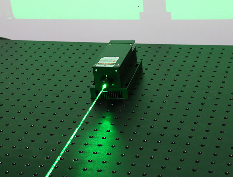 532nm 800mW 녹색 레이저 빔 Diode Pumped 고체 레이저